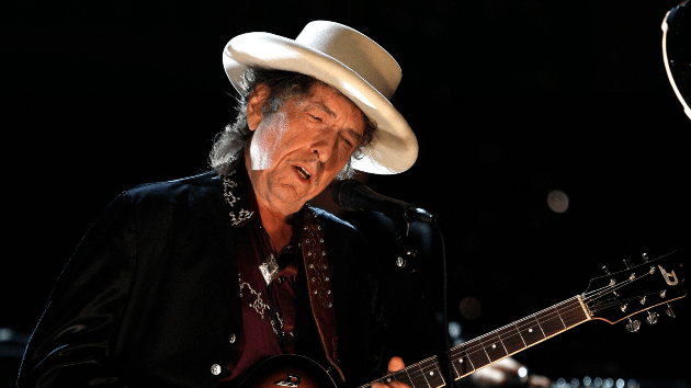 getty_bobdylan_082123897086