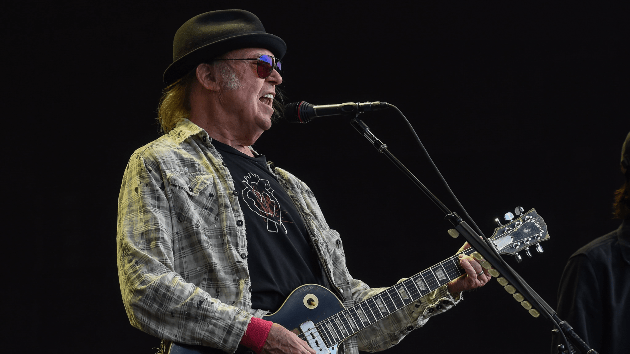 getty_neilyoung_092123776458