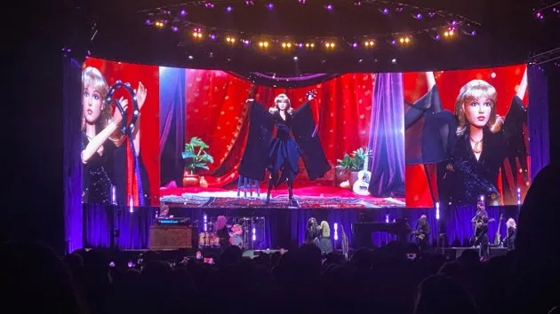 m_stevienicksbarbieonstage_100223439609