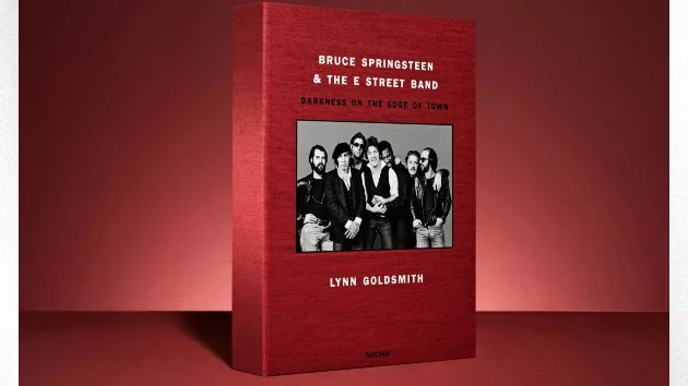 m_brucedarknessbook_110623393933