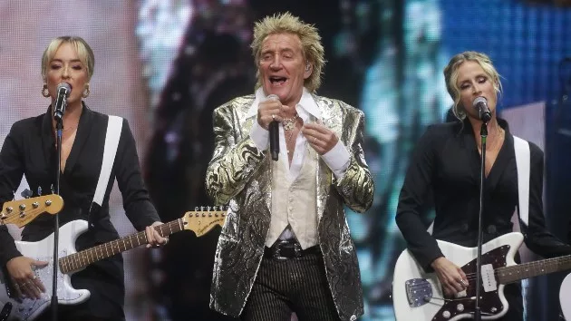 getty_rodstewart_112823789325