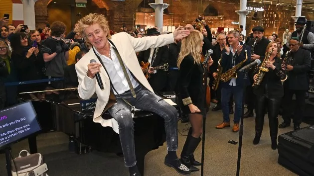 getty_rodstewart_02112453935