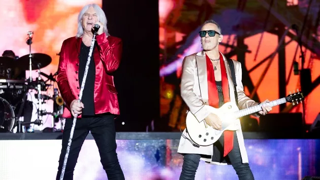 getty_defleppard_040824229282