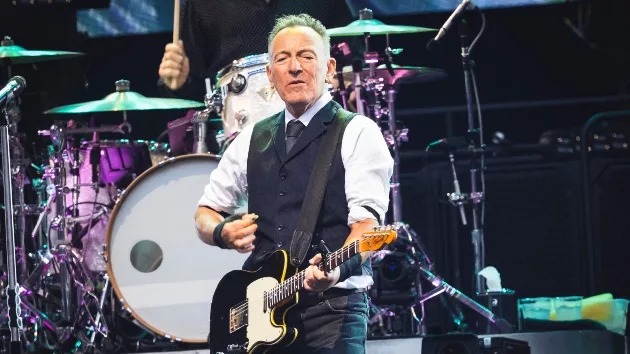 getty_brucespringsteen_061324486950