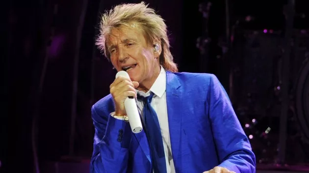 getty_rodstewartsingsinvegas_091223774050
