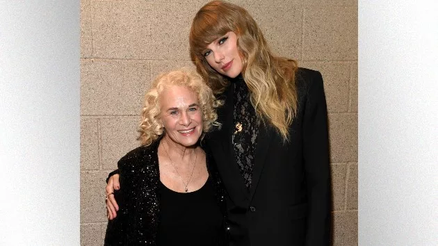 getty_taylorswiftandcaroleking_082724548102