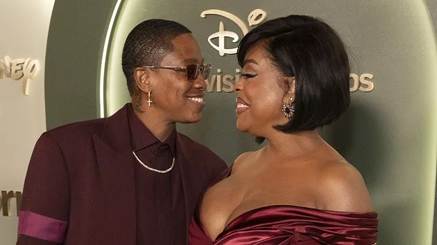 e_jessica_betts_niecy_nash_0916202494606