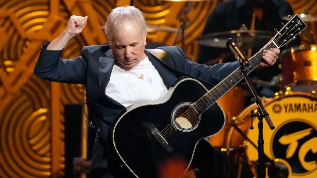 getty_paulsimon_100424667868