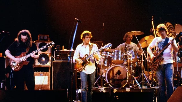 getty_gratefuldead_102324370540