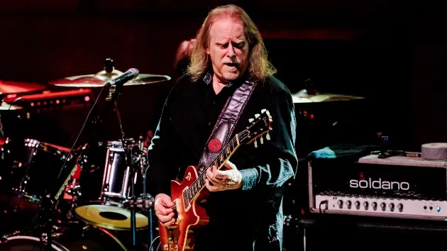 getty_warrenhaynes_10232420325