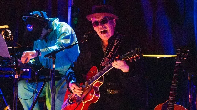 getty_elviscostello_111324879112