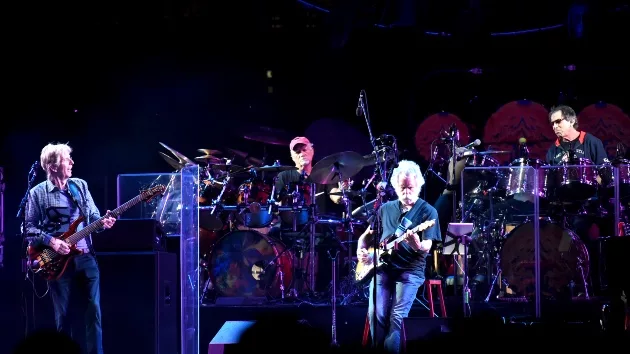 getty_gratefuldeadfaretheewell_112724687726