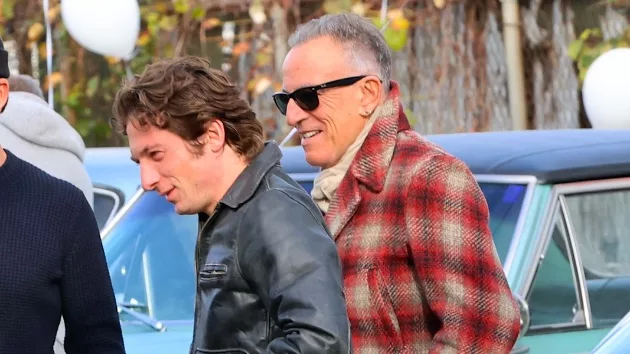 getty_brucespringsteenjeremyallenwhite_010224278202