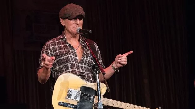 getty_brucespringsteen_012025722066