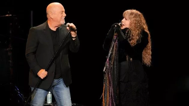 getty_billyandstevieonstage_120524_0156675