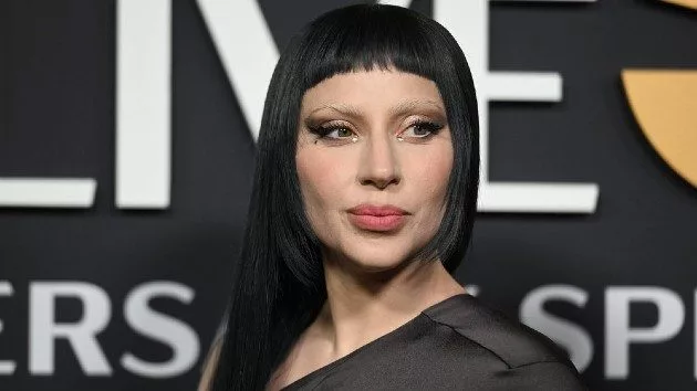 m_ladygagasnlredcarpet_021825745568