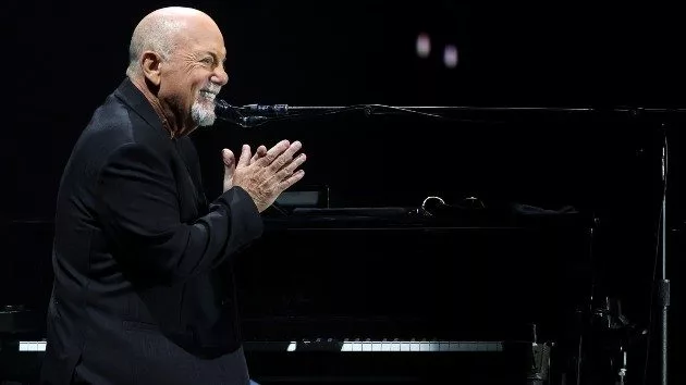 getty_billyjoelonstagehandstogether_022525_0931622