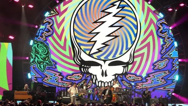 getty_deadandco_022725278512