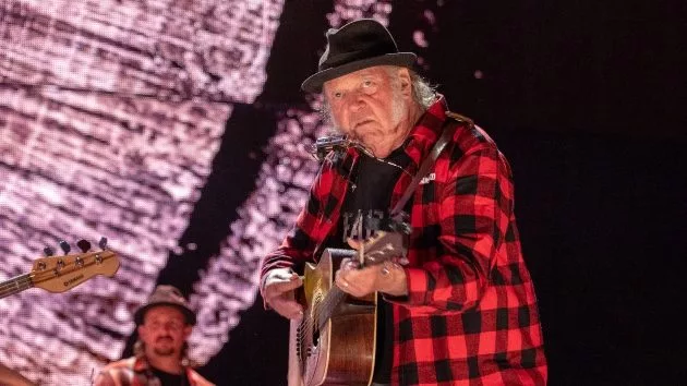 getty_neilyoung_022825575005