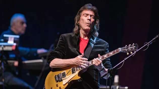 getty_stevehackett_031025656999