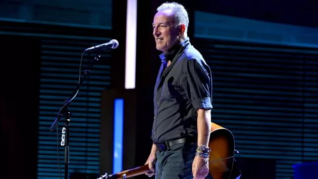 getty_brucespringsteen_040225945882