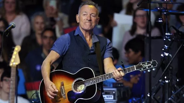 getty_brucespringsteen2_040225842374