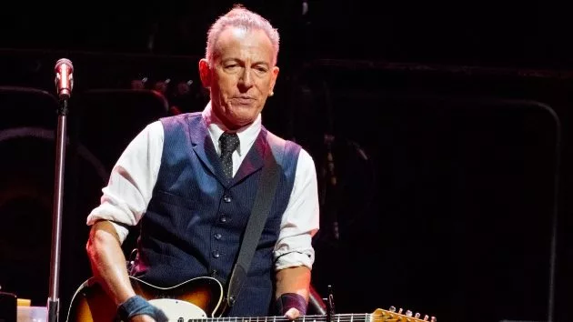 getty_brucespringsteen_052725280902