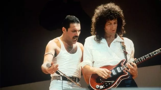 getty_queenliveaid_06302579834