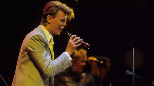 getty_davidbowieliveaid_071425532360