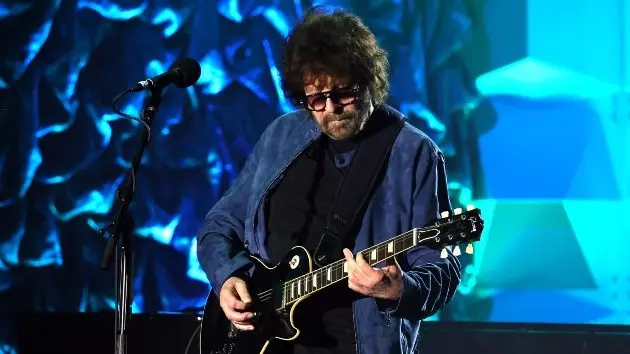getty_jefflynne_07182571200