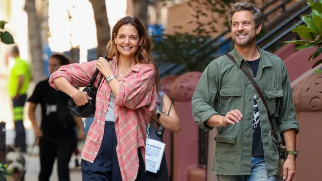 getty_katieholmesjoshuajackson_072225991084