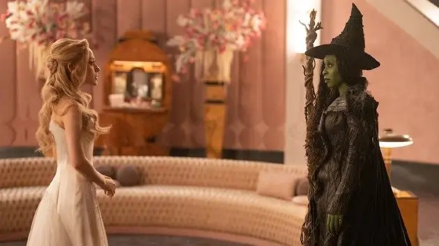 e_wickedfinaltrailerstill_gileskeyteuniversalpictures_092425972721