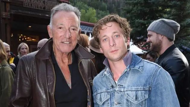 getty_brucespringsteenjeremyallenwhite_092625274230