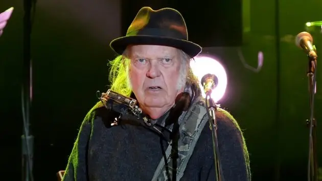 getty_neilyoung_103025438978