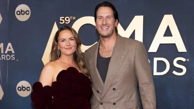 m_russelldickersonwifekailey738662