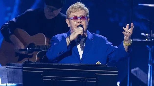 m_eltonjohnrrhof2025_frank20micelotta_112525612201