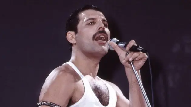 getty_freddiemercury_010725896280