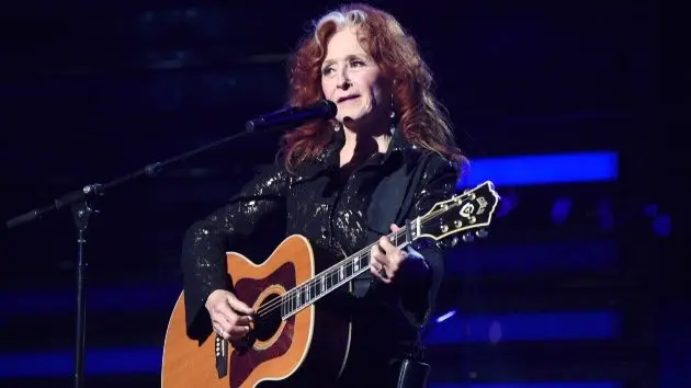 getty_bonnieraitt_012026897132