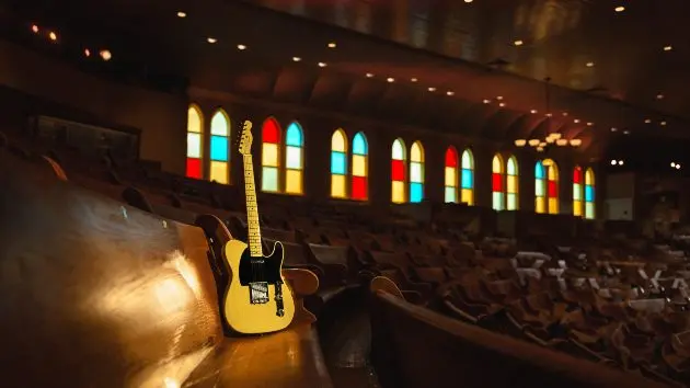 m_fenderteletownatryman902713