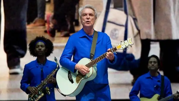 getty_davidbyrne_042126856821