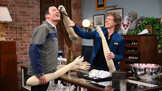 m_mickjaggerjimmyfallontonightshow_050726773655
