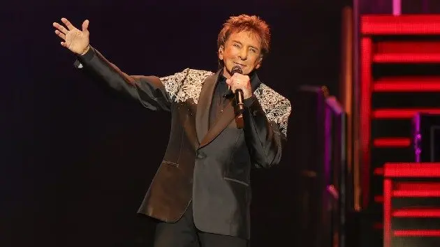 getty_barrymanilow_080526204652