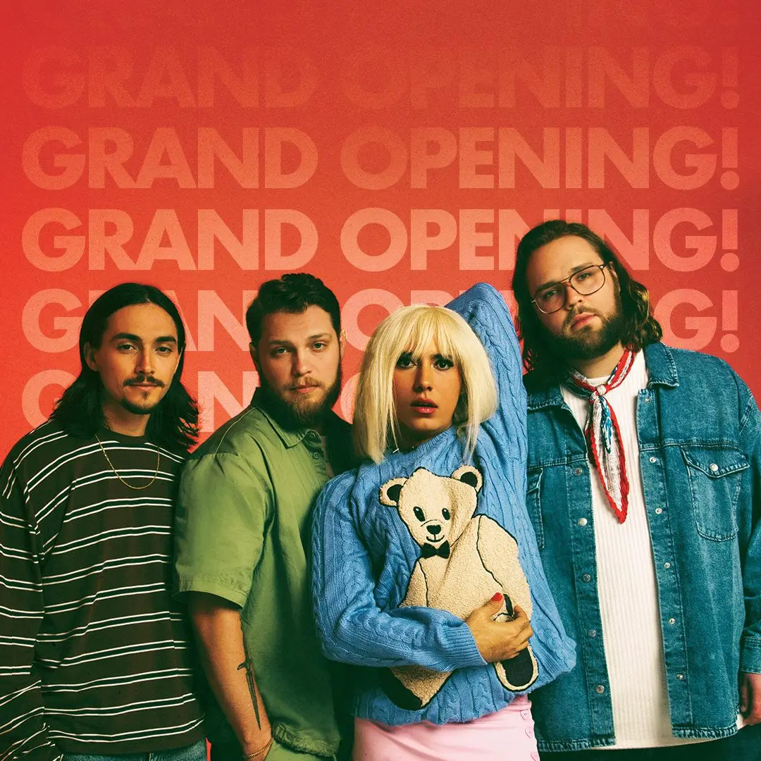 static_socialphoto-instagram_1080x1080_rainbowkittensurprise_2026_regional_moodyamphitheateratwaterloopark_0325