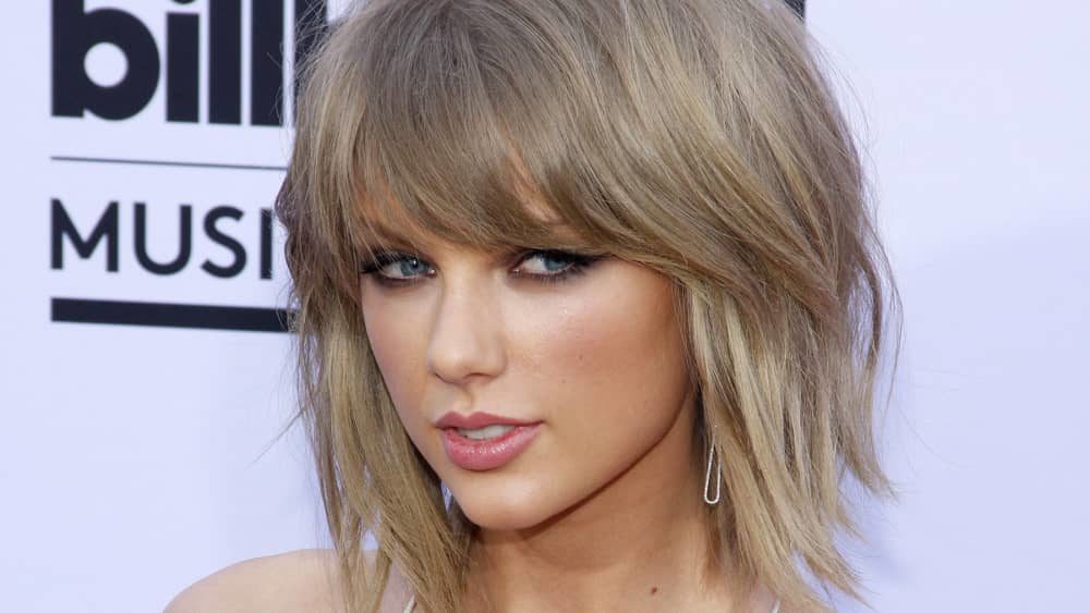 Taylor Swift honored by NSAI