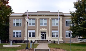 st_clair_county_missouri_courthouse-must-attribute-author-kbh3rd-wikimeda-commons