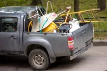 junkinthecargoareaofapassengertruck-trolley