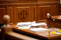 balancesignincourtroom