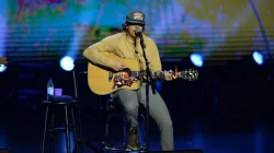 Dylan Marlowe performs in Hollywood^ Florida on November 14^ 2024. The performance was part of Audacy’s Stars and Strings benefit concert.