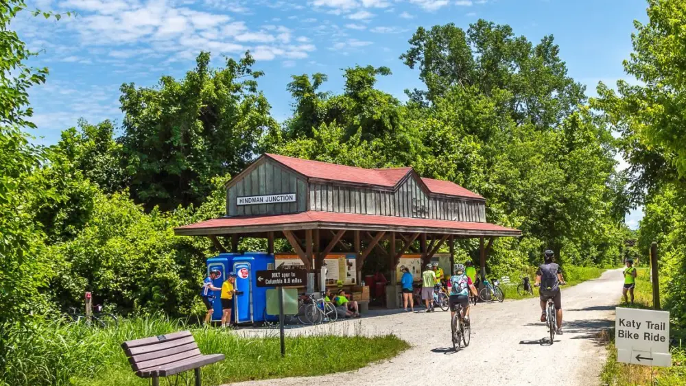 cyclists-on-katy-trail-web-dennis-coello