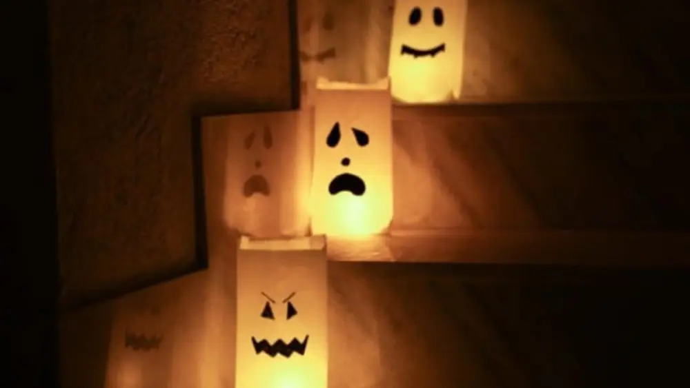 halloween-ghost-bag-decoration-1